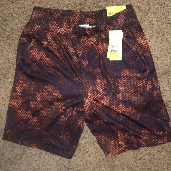 NWT All In Motion Training Shorts Size Small Maroon - Picture 2 of 5